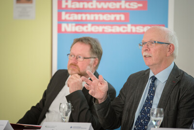Pressekonferenz der Landesvertretung der Handwerkskammern Niedersachsen e.V. (LHN) und der Landwirtschaftskammer Niedersachsen (LWK) am 24.06.2024 in Hannover-Ahlem zu gemeinsamen Handlungsempfehlungen zur Stärkung des ländlichen Raumes.