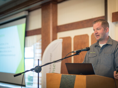 Energiewirt Milan Lohse während der 15. Biogastagung der Landwirtschaftskammer Niedersachsen am 28.02.2024 in Verden. - © Wolfgang Ehrecke Energiewirt Milan Lohse während der 15. Biogastagung der Landwirtschaftskammer Niedersachsen am 28.02.2024 in Verden.