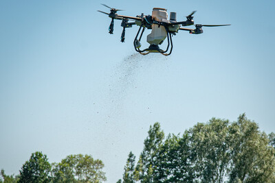 Saat-Drohne beim Praxistag Alternative Antriebsenergien f&uuml;r Landmaschinen am 01.07.2025 im LBZ Echem.