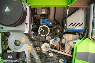 Parzellenmähdrescher - © Christopher Hanraets Parzellenmähdrescher