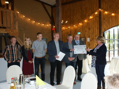 Verleihung des Staatsehrenpreises an den Betrieb Kleemann, Lütetsburg - © LWK Niedersachsen Verleihung des Staatsehrenpreises an den Betrieb Kleemann, Lütetsburg