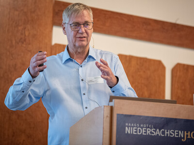 Lars Broer (LUFA Nord-West) als Referent der Tagung 'Emissionen aus der Tierhaltung' am 23.06.2026 in Verden.