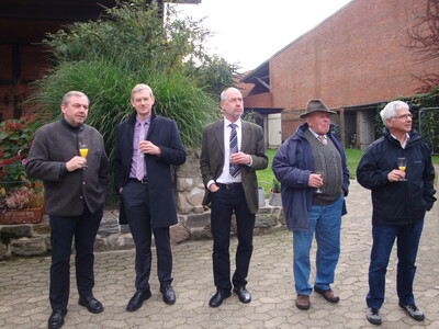 Gäste bei der Verleihung des Staatsehrenpreises auf dem Hof Rehse - © Klaus Gerdes Gäste bei der Verleihung des Staatsehrenpreises auf dem Hof Rehse