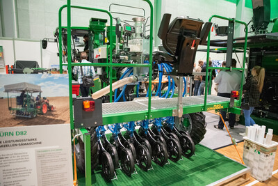 Parzellensämaschine - © Christopher Hanraets Parzellensämaschine