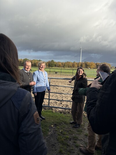 Verleihung des Staatsehrenpreises an Familie Hashagen, Langwedel - © LWK Niedersachsen Verleihung des Staatsehrenpreises an Familie Hashagen, Langwedel