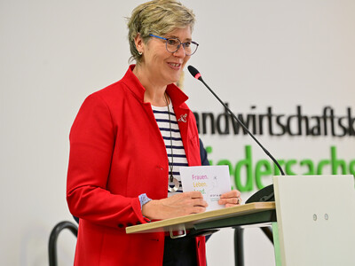  LandFrauen-Pr&auml;sidentin Elisabeth Brunkhorst (Hannover) w&auml;hrend der &Uuml;bergabe der Meisterbriefe Hauswirtschaft 2025 in Hannover.