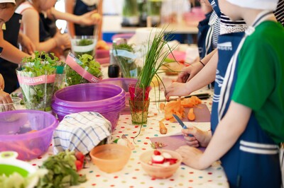 Kochen mit Kindern - © Andrzej Rembowski / pixabaycom /media/media/9C3366F6-D1A0-0CD3-5FBB76D0C3978EC1.jpg
