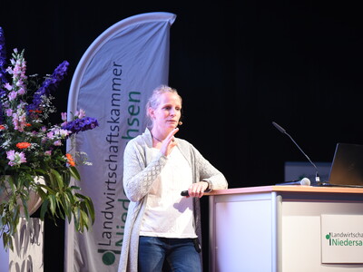 Dr. Birgit Spindler (Stiftung Tier&auml;rztliche Hochschule Hannover) als Referentin beim 1. Fachforum Schwein und Gefl&uuml;gelmast in den Emslandhallen in Lingen (07. und 08.06.2023).