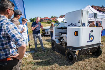 Autonomer Feldroboter Maverick von OddBot mit Greifsystemen zur Unkrautbeseitigung beim 5. Feldtag Gem&uuml;sebau am 13.08.2026 auf den Fl&auml;chen von Hof Krull in Burgdorf/Otze.