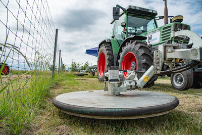 Ger&auml;t zum Freischneiden von Weidez&auml;unen beim 2. Echemer Zauntag am 04.06.2026.