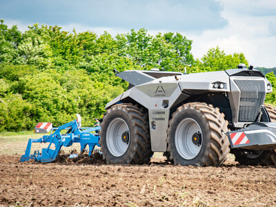 Autonome Kombination von Krone und Lemken beim Fach-Event &bdquo;Zwischen Acker und App &ndash; Digitalisierung Ihres Pflanzenbaus&ldquo; auf der Dom&auml;ne Schickelsheim (K&ouml;nigslutter/Kreis Helmstedt).