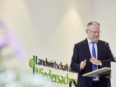 Ministerpr&auml;sident Stephan Weil w&auml;hrend des Festakts zum 125-j&auml;hrigen Bestehen der Landwirtschaftskammer Niedersachsen am 21.05.2024 in Hannover-Ahlem.