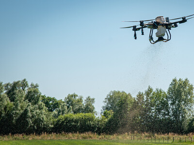 Saat-Drohne beim Praxistag Alternative Antriebsenergien für Landmaschinen am 01.07.2025 im LBZ Echem.