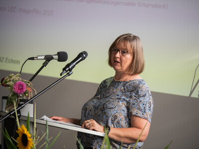 Frauke Patzke, Staatssekret&auml;rin im ML, &uuml;berbrachte die Gl&uuml;ckw&uuml;nsche des Ministeriums