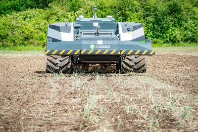 Autonomer Feldroboter der LWK beim Fach-Event &bdquo;Zwischen Acker und App &ndash; Digitalisierung Ihres Pflanzenbaus&ldquo; auf der Dom&auml;ne Schickelsheim (K&ouml;nigslutter/Kreis Helmstedt).