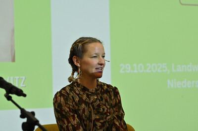 Maja Mogwitz, Gründerin der Initiative „Jung & Landwirtin“, auf der Fachtagung 'Frauen in der Landwirtschaft - Mut tut gut!'