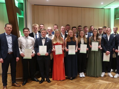 &Uuml;berreichung der Urkunden an Landwirt*innen mit Ausbildungsstandort Bersenbr&uuml;ck