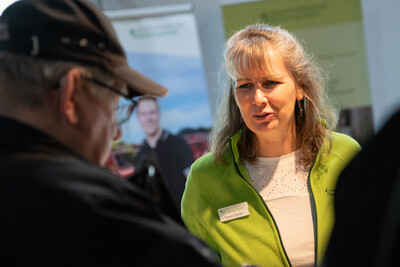 Tomma Dier&szlig;en am Stand der Landwirtschaftskammer auf der Landwirtschaftsmesse Ostfriesland 2025 in Aurich