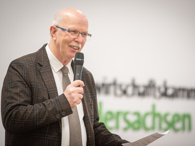 &bdquo;Kaum eine andere Branche bietet vielf&auml;ltigere M&ouml;glichkeiten, um mit guter Planung und mit den eigenen H&auml;nden erfolgreich zu arbeiten&ldquo;, fasste Kammerpr&auml;sident Gerhard Schwetje in Hannover die Vorteile der von der LWK begleiteten Berufe zusammen.