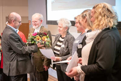 Ehrung der Mitarbeiterinnen des Gartenbauunternehmens Friedhelm Leuchtenberger beim Gesellschaftsabend der Landwirtschaftskammer Niedersachsen am 19.11.2025 in Oldenburg.