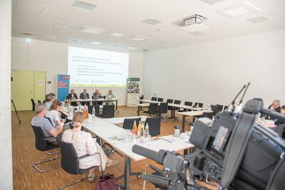Pressekonferenz der Landesvertretung der Handwerkskammern Niedersachsen e.V. (LHN) und der Landwirtschaftskammer Niedersachsen (LWK) am 24.06.2024 in Hannover-Ahlem zu gemeinsamen Handlungsempfehlungen zur St&auml;rkung des l&auml;ndlichen Raumes.
