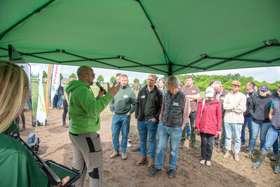 Fach-Event &bdquo;Zwischen Acker und App &ndash; Digitalisierung Ihres Pflanzenbaus&ldquo; auf der Dom&auml;ne Schickelsheim (K&ouml;nigslutter/Kreis Helmstedt).
