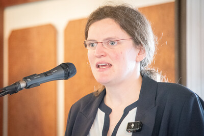 Nora Elhaus vom Lehrstuhl f&uuml;r Energieverfahrenstechnik an der Friedrich-Alexander-Universit&auml;t Erlangen-N&uuml;rnberg w&auml;hrend der 16. Biogastagung in Verden.