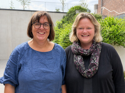 Anne Dirking und Katrin Busch im Gespräch. - © Christine Gehle Anne Dirking und Katrin Busch