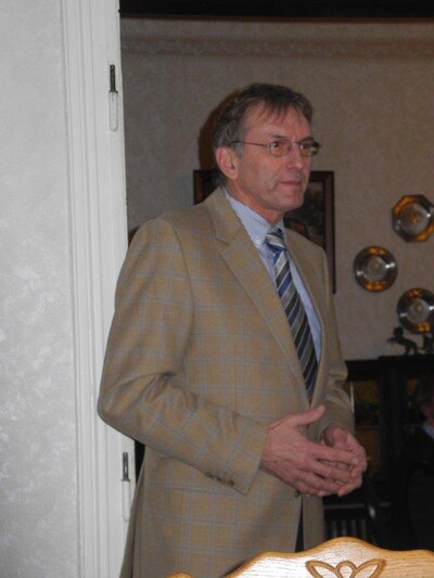 Für den Hannoveraner Verband übermittelt der stellvertretende Vorsitzende Rump die Glückwünsche - © Dr. Brunken, FB 3.5 - © Dr. Hans-Gerd Brunken Für den Hannoveraner Verband übermittelt der stellvertretende Vorsitzende Rump die Glückwünsche