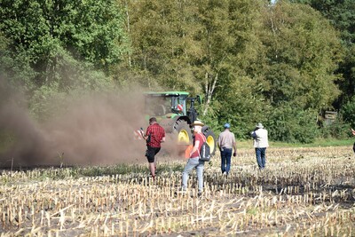 Bei der Maschinenvorf&uuml;hrung &bdquo;Von der Aussaat bis zur Ernte &ndash; Techniken rund um den Maisanbau&ldquo; in Gyhum waren am 7. September 2023 insgesamt 60 Ger&auml;te und Maschinen im praktischen Einsatz zu erleben.