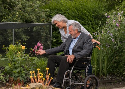 Rentner im Garten