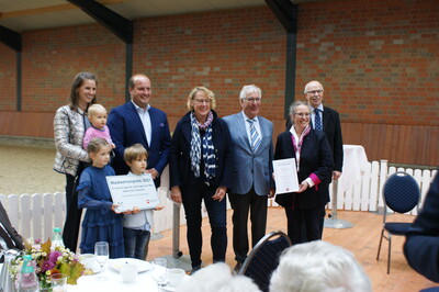 Verleihung des Staatsehrenpreises an den Betrieb Brüning, Ochtmannien
