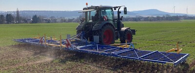 - © Volker Graß Mechanische Beikrautregulierung