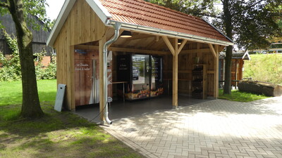 Verkaufsautomat auf Bauernhof - © Sabine Hoppe Verkaufsautomat auf Bauernhof