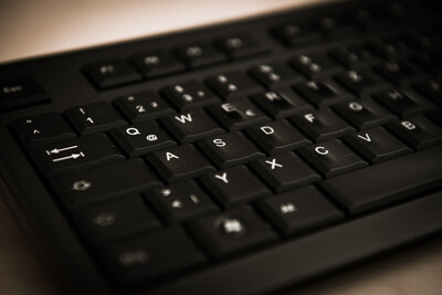 Die Funktionstaste F4 wiederholt den letzten Befehl. - © Wolfgang Ehrecke Computertastatur