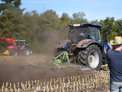 Bei der Maschinenvorf&uuml;hrung &bdquo;Von der Aussaat bis zur Ernte &ndash; Techniken rund um den Maisanbau&ldquo; in Gyhum waren am 7. September 2023 insgesamt 60 Ger&auml;te und Maschinen im praktischen Einsatz zu erleben.