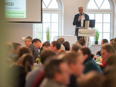 LWK-Vizepräsident Manfred Tannen eröffnete den 73. Grünlandtag in der Markthalle in Rodenkirchen.