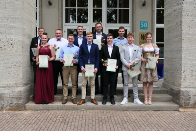 Absolventen und Absolventinnen des Berufsschulstandortes Gifhorn - © Friederike Diekmann Absolventen und Absolventinnen des Berufsschulstandortes Gifhorn