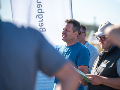 Landwirt Niels Kynast im Gespräch mit Matthias Miersch