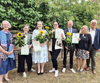 Absolventinnen und Absolvent im Beruf Hauswirtschafter/in - © Anne Dirking Absolventinnen und Absolvent im Beruf Hauswirtschafter/in