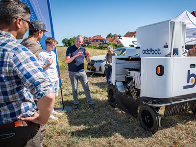 Autonomer Feldroboter Maverick von OddBot mit Greifsystemen zur Unkrautbeseitigung beim 5. Feldtag Gem&uuml;sebau am 13.08.2026 auf den Fl&auml;chen von Hof Krull in Burgdorf/Otze.