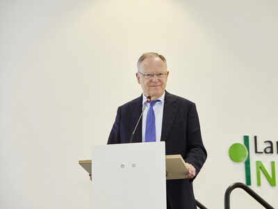 Ministerpr&auml;sident Stephan Weil w&auml;hrend seiner Rede beim Festakt zum 125-j&auml;hrigen Bestehen der Landwirtschaftskammer Niedersachsen am 21.05.2024 in Hannover-Ahlem.