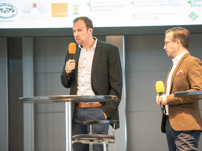 Hermann Hofschulte (AG Agrar Volks- und Raiffeisenbanken Weser-Ems) und Christian Pohl (Rentenbank) beim Sponsorentalk