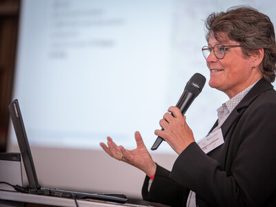 Edelgard von Houwald aus dem Bundesministerium f&uuml;r Landwirtschaft, Ern&auml;hrung und Heimat referiert beim 2. Echemer Zauntag am 04.06.2026.
