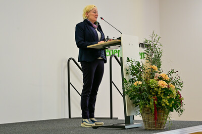 Carola Persiel, im Agrarministerium Leiterin des Referates f&uuml;r Ern&auml;hrung, Ern&auml;hrungsnotfallvorsorge und Hauswirtschaft, w&auml;hrend der &Uuml;bergabe Meisterbriefe Hauswirtschaft 2025 in Hannover