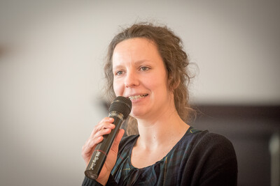 Friederike Gerken, künftige Leiterin der Bezirksstelle Oldenburg-Süd, während der Abschiedsfeier für Dr. Günter Kuhnt, Leiter der Bezirksstelle Oldenburg-Süd.