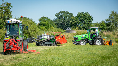 E-Traktoren und autonomer Feldroboter beim Praxistag Alternative Antriebsenergien für Landmaschinen am 01.07.2025 im LBZ Echem.