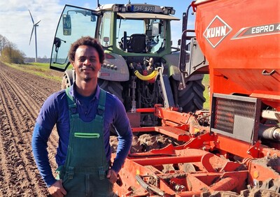Von Guinea auf Niedersachsens Acker - © Tely Diallo Berufsausbildung Landwirt / Landwirtin