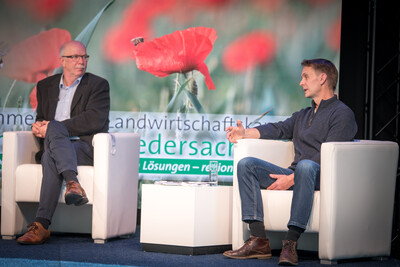 Fragestunde zum Artenschutz-Abkommen Der Nieders&auml;chsische Weg - Livestream am 23.11.2020 in der &Ouml;VB-Arena in Bremen.
