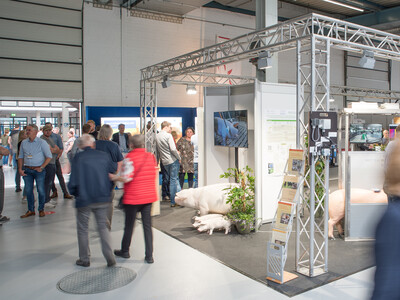 Messestand der Landwirtschaftskammer Niedersachsen auf dem 1. Fachforum Schwein und Gefl&uuml;gelmast in den Emslandhallen in Lingen (07. und 08.06.2023).